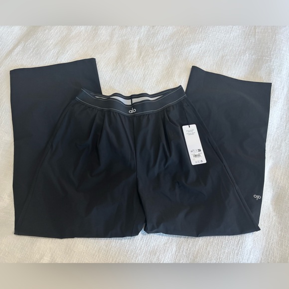 ALO Yoga Black pants - Picture 1 of 3